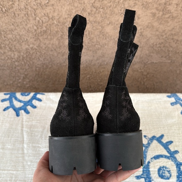 Johnny Was Vixie Chelsea Lug Boots - Picture 12 of 17